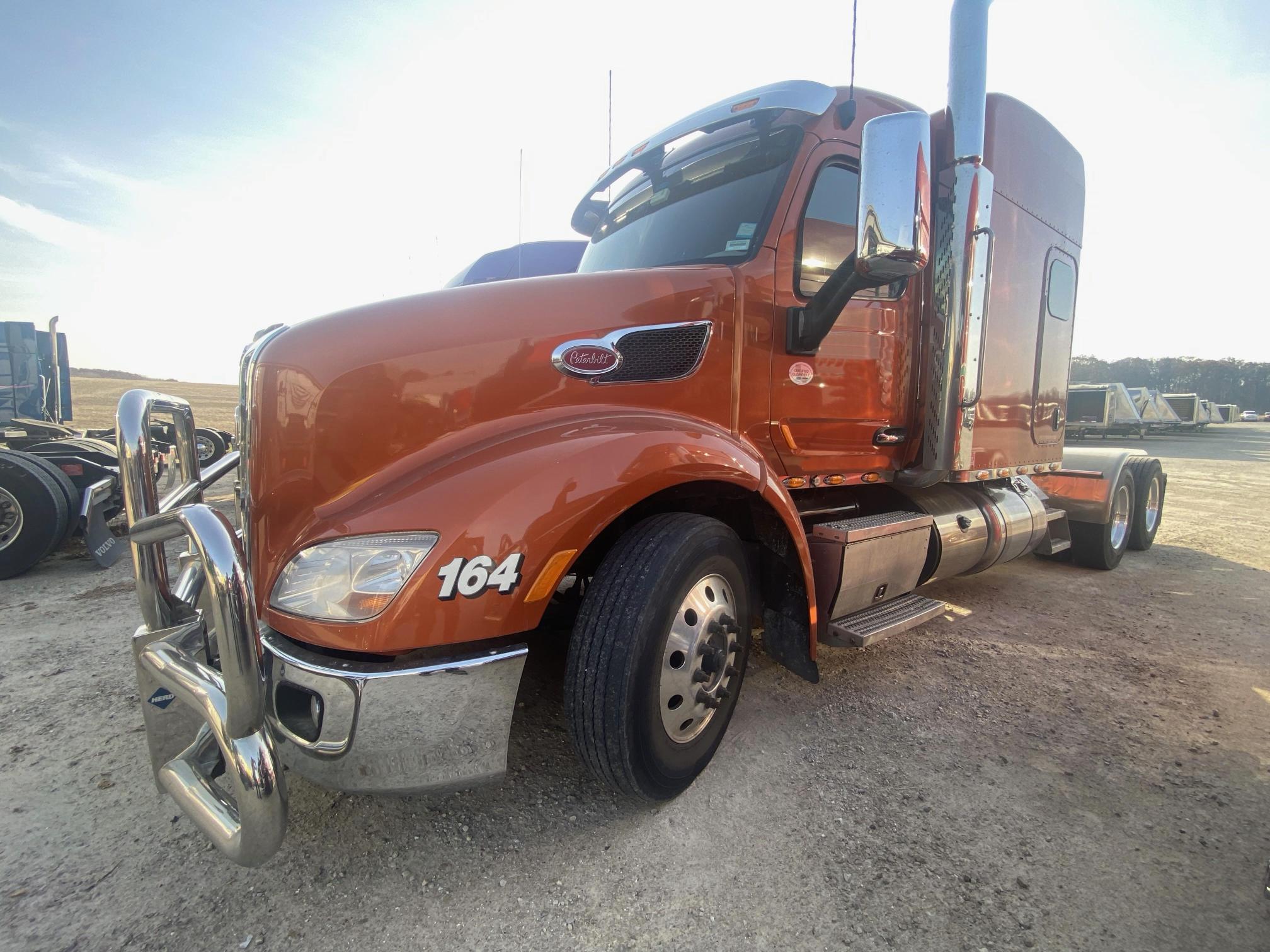 2020 PETERBILT 579 - Image 7